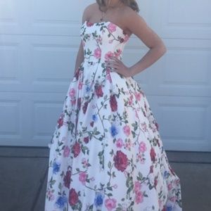 Sherri Hill floral strapless prom dress